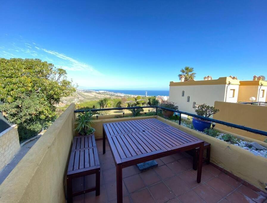 3 Bedroom Home With Amazing Views & Outdoor Spaces 马尼尔瓦 外观 照片