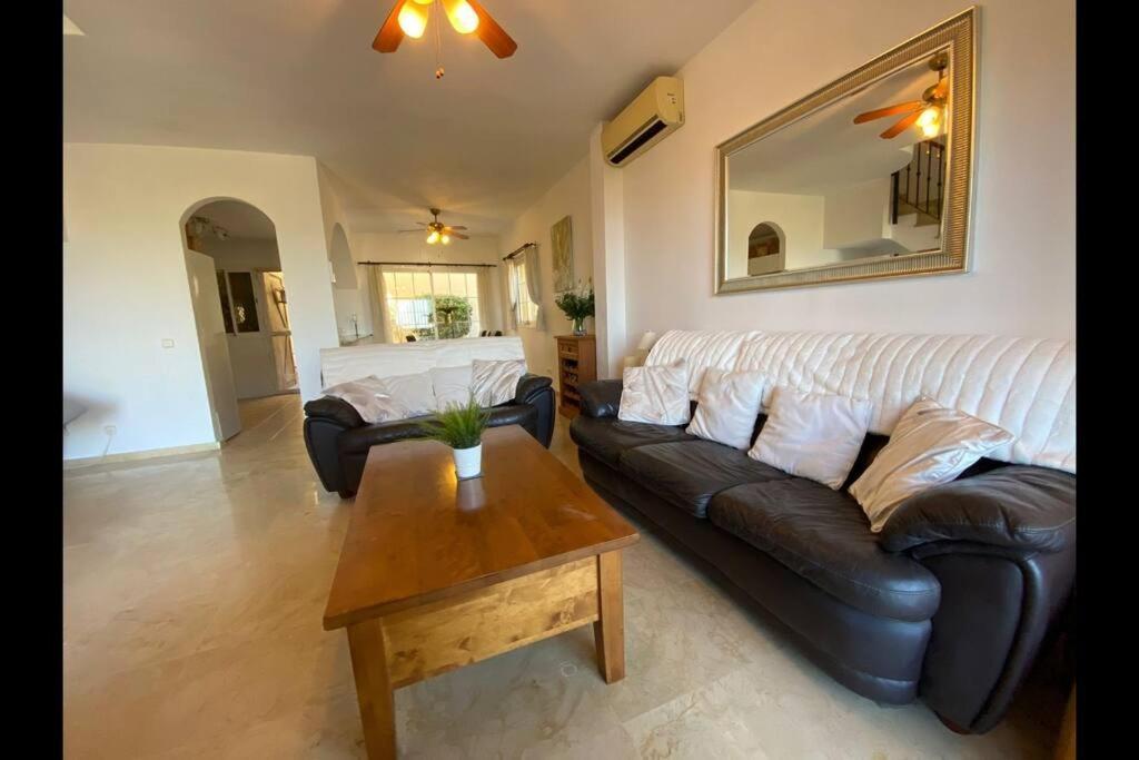 3 Bedroom Home With Amazing Views & Outdoor Spaces 马尼尔瓦 外观 照片